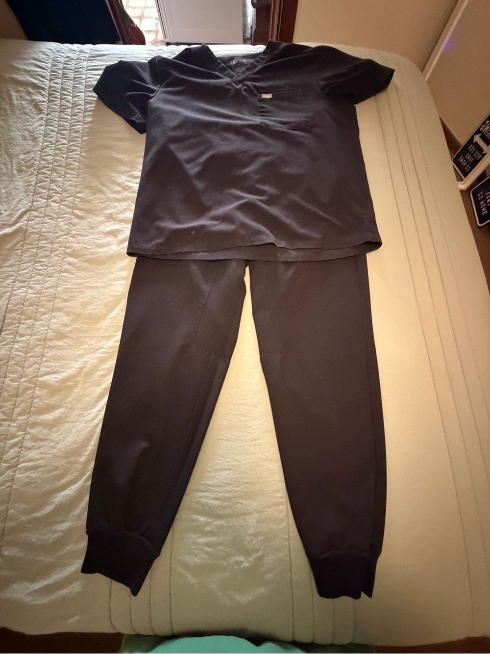 Black FIGS Scrub Set (Top XL, Bottom L)